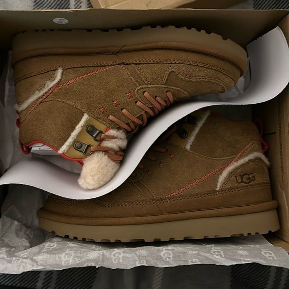 Never been worn, fits perfect, brown wheat color, red tint stitching with fur - Picture 1 of 3